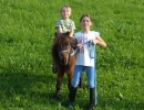 Unser Pony "Shorty" mit Magdalena und Florian